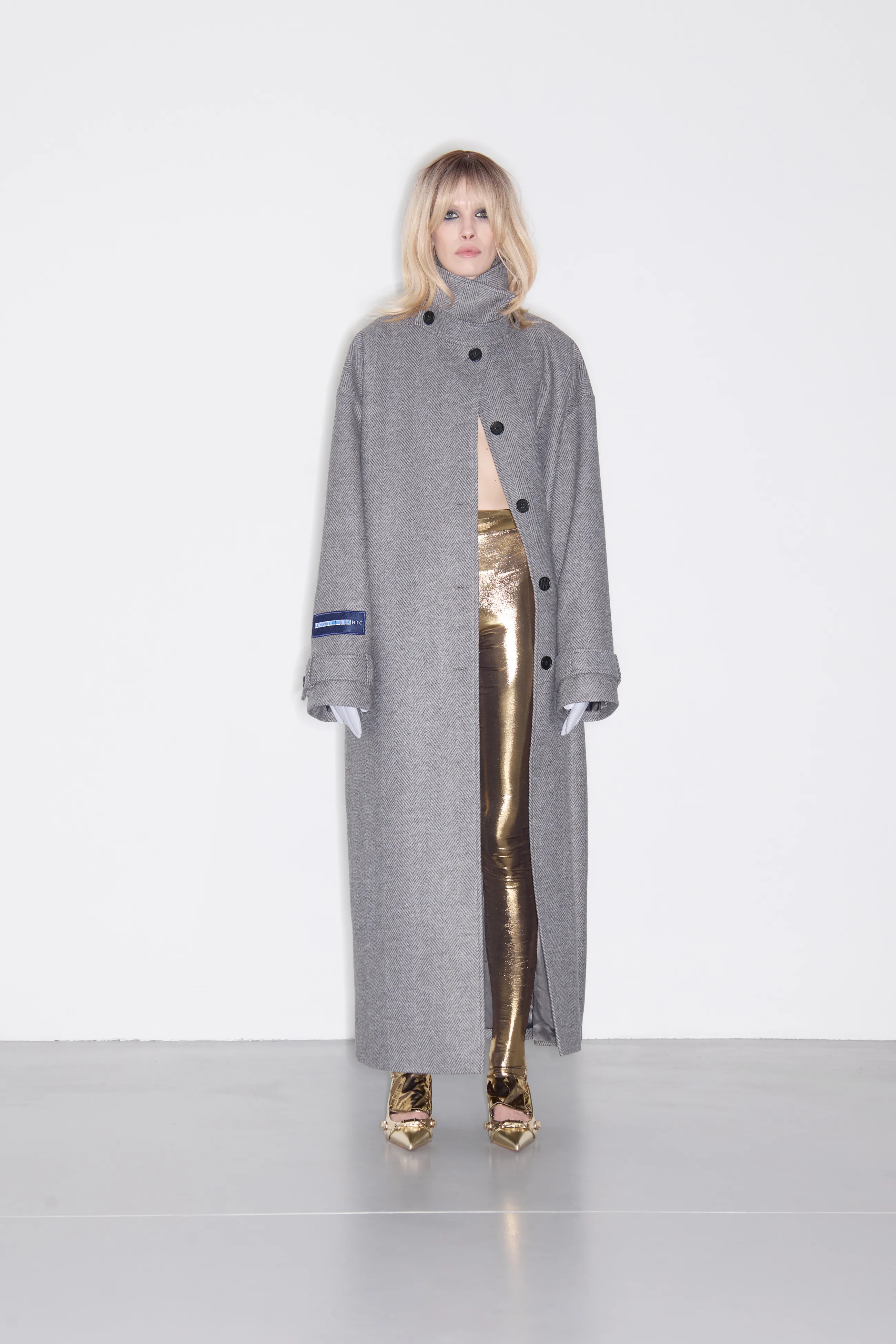 Пальто прямого силуэта 