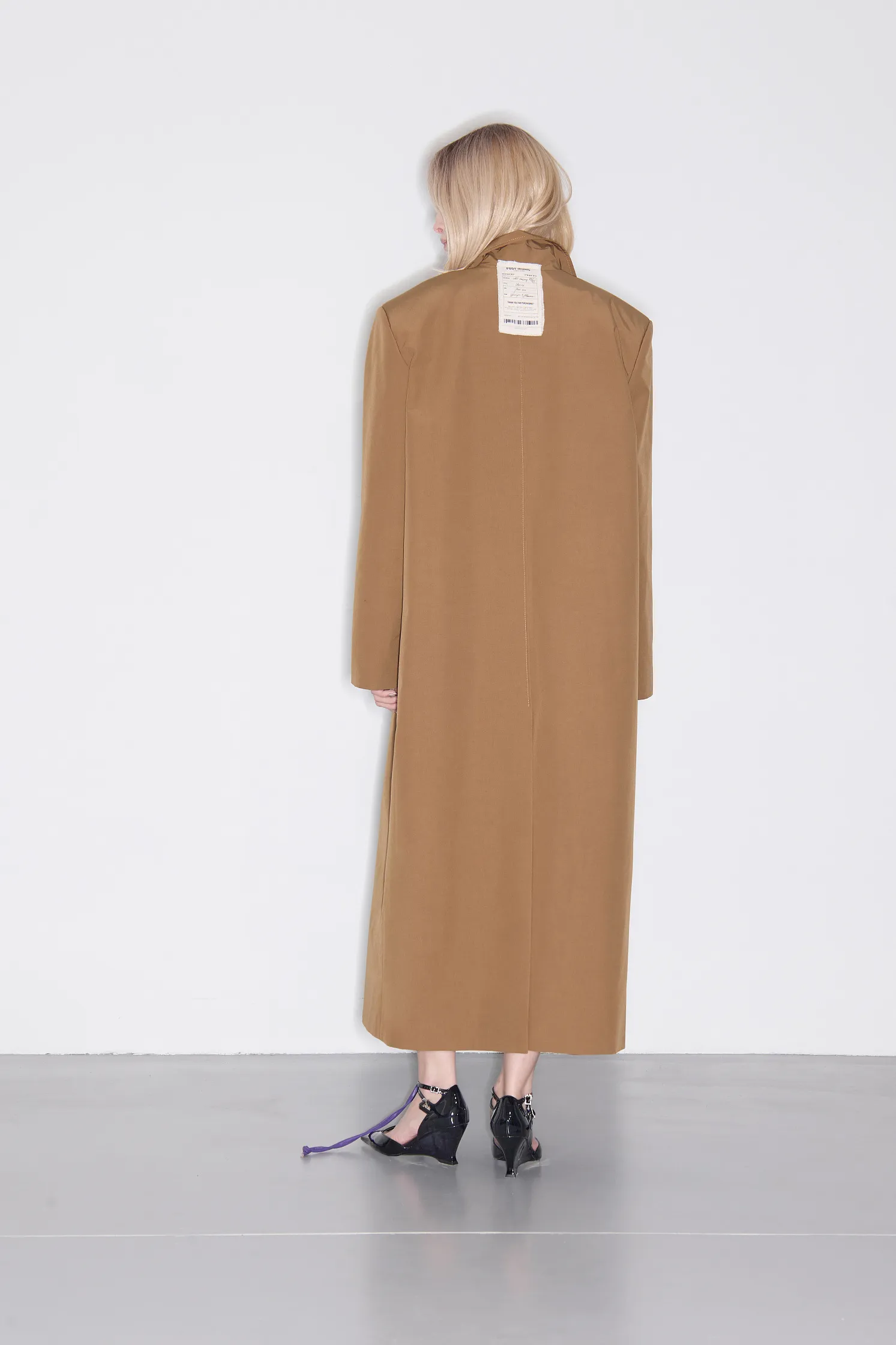 Тренч с английским воротником 