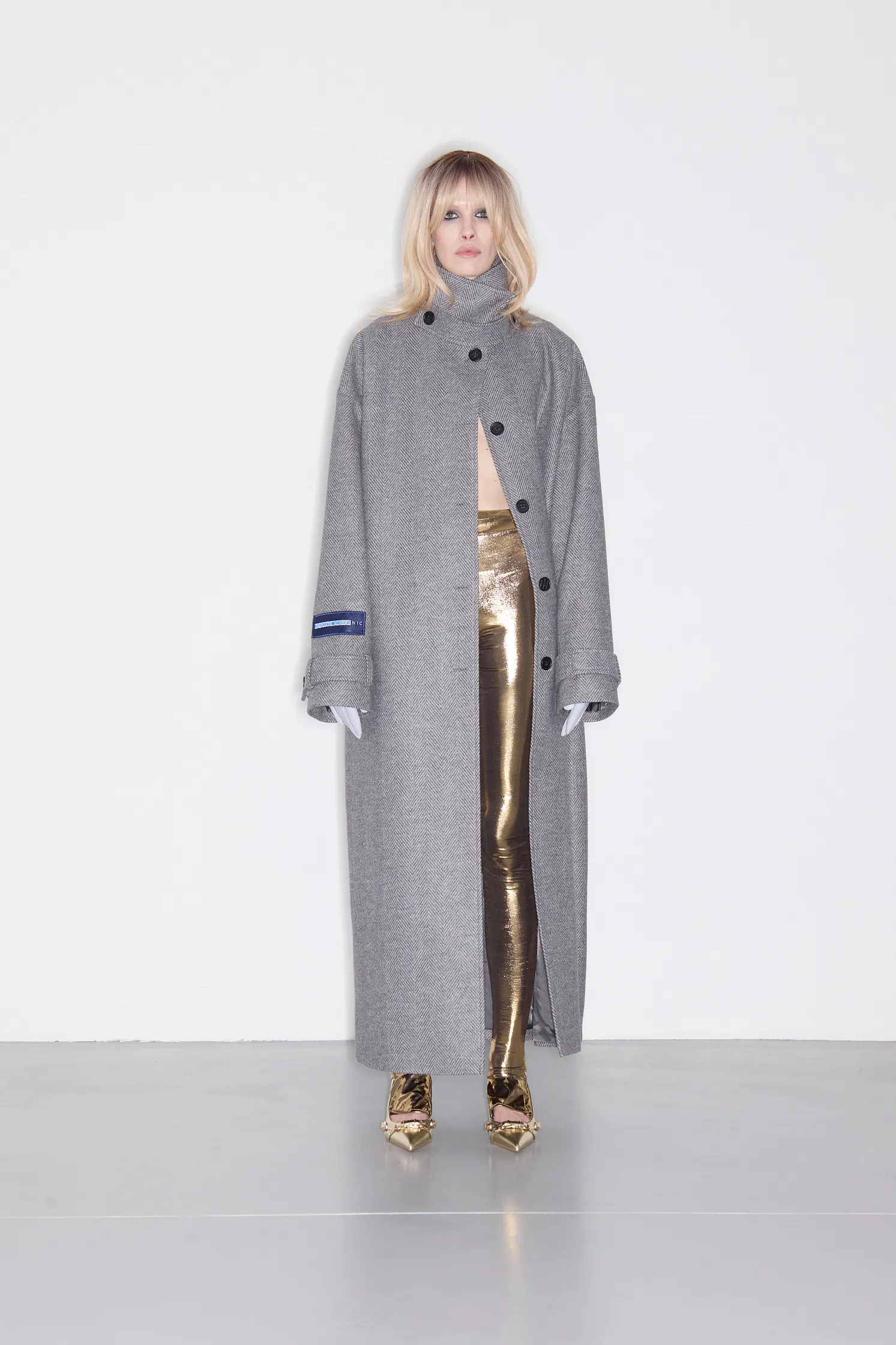 Пальто прямого силуэта 