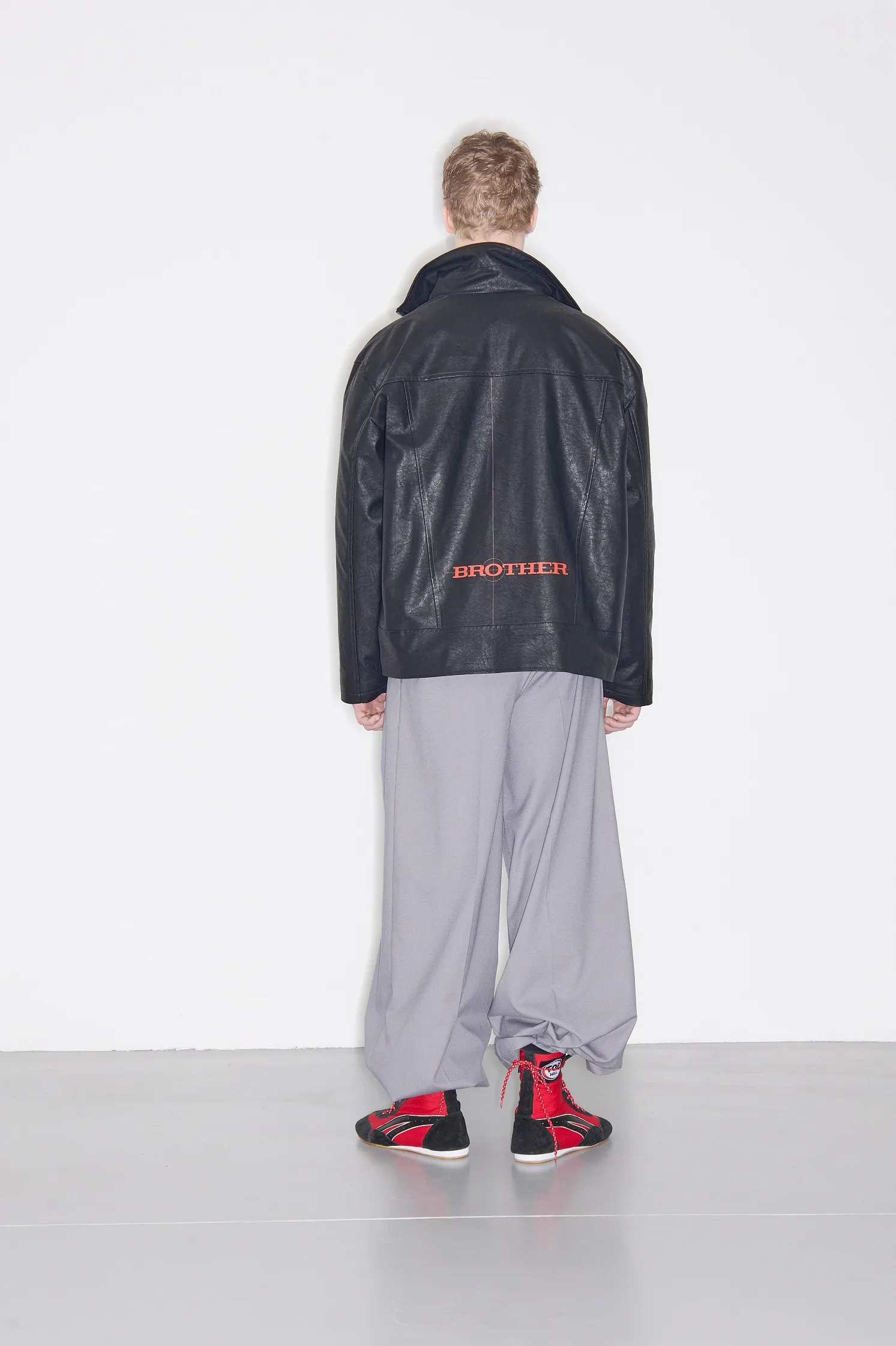 Куртка прямого силуэта из экокожи 